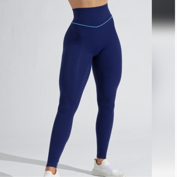 BuffBunny Legging - Picture 3 of 7